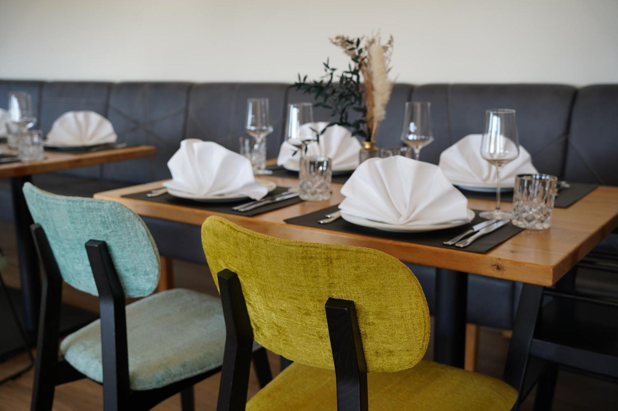 Vorgebirgsblick - Restaurant Biergarten Gaestehaus Bornheim  Exteriör bild