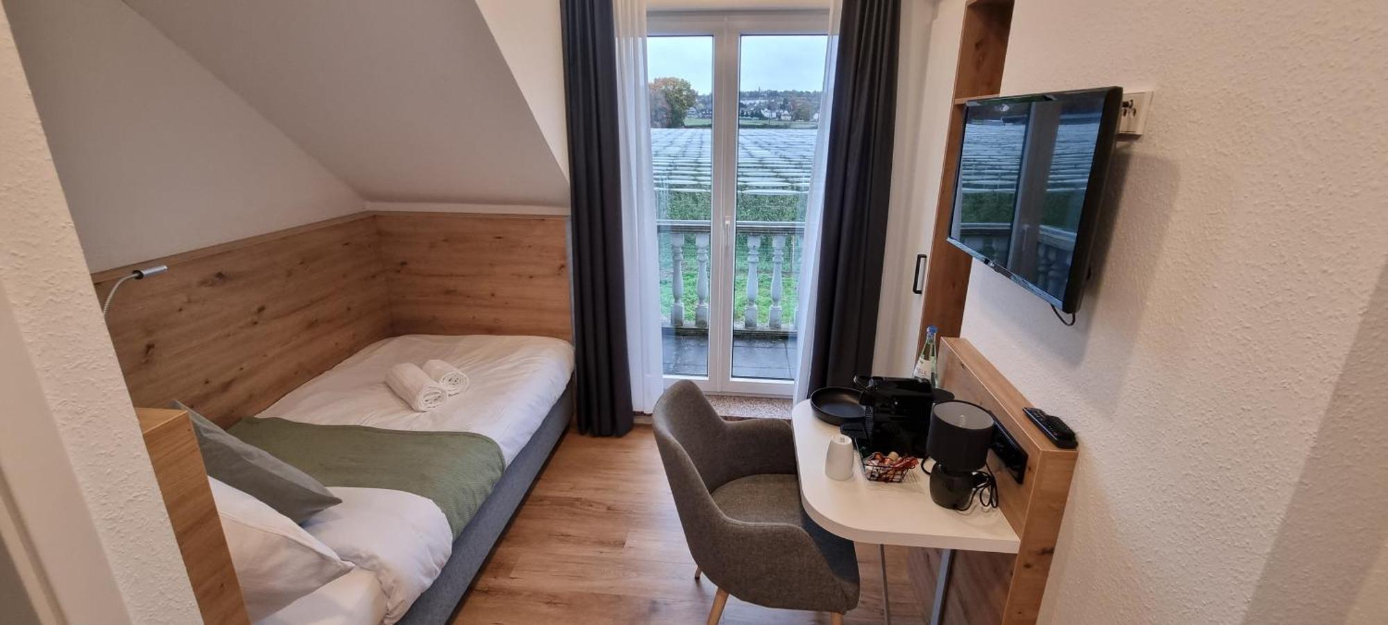 Vorgebirgsblick - Restaurant Biergarten Gaestehaus Bornheim  Exteriör bild